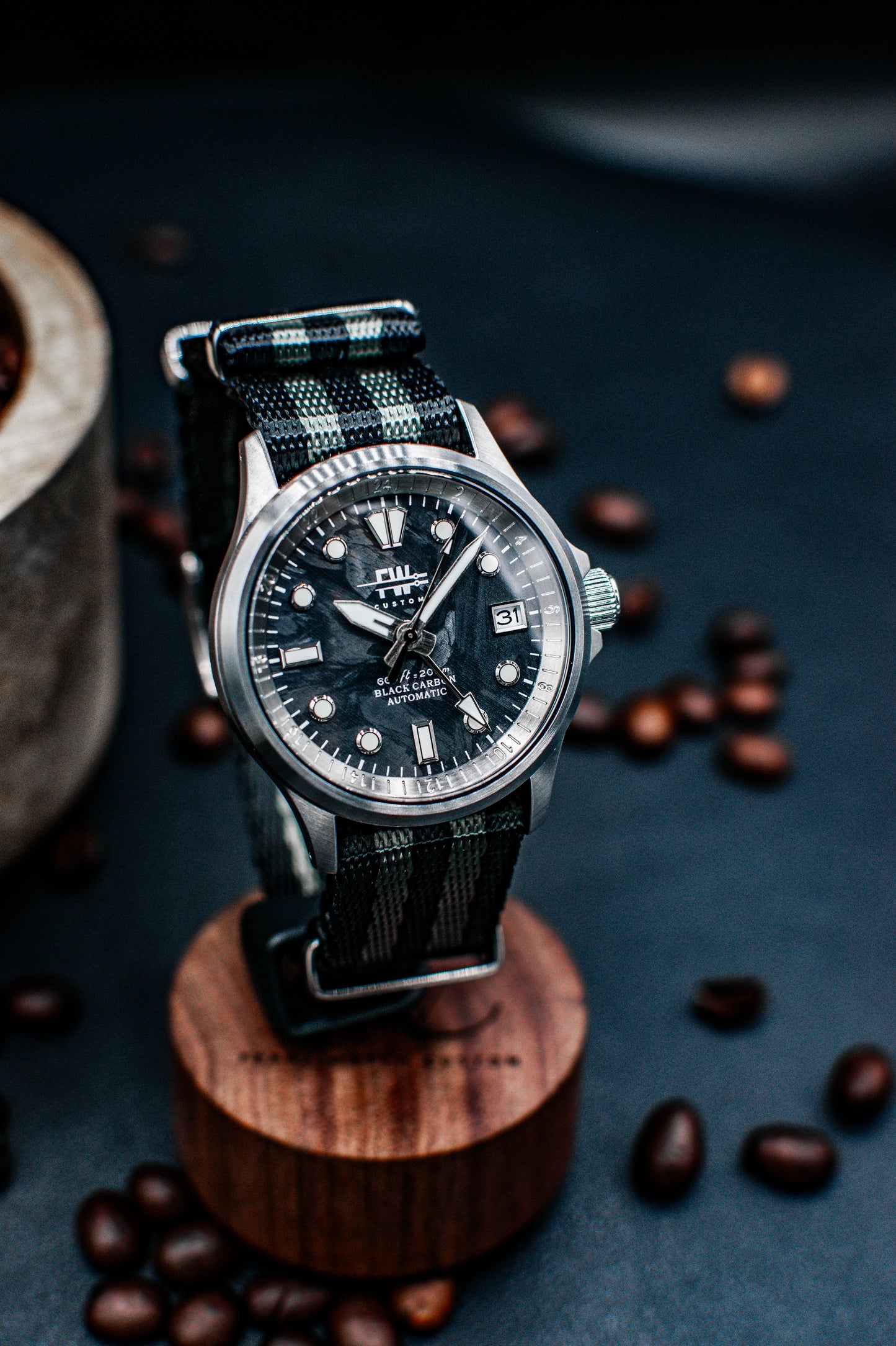 La Field Edition Carbon GMT
