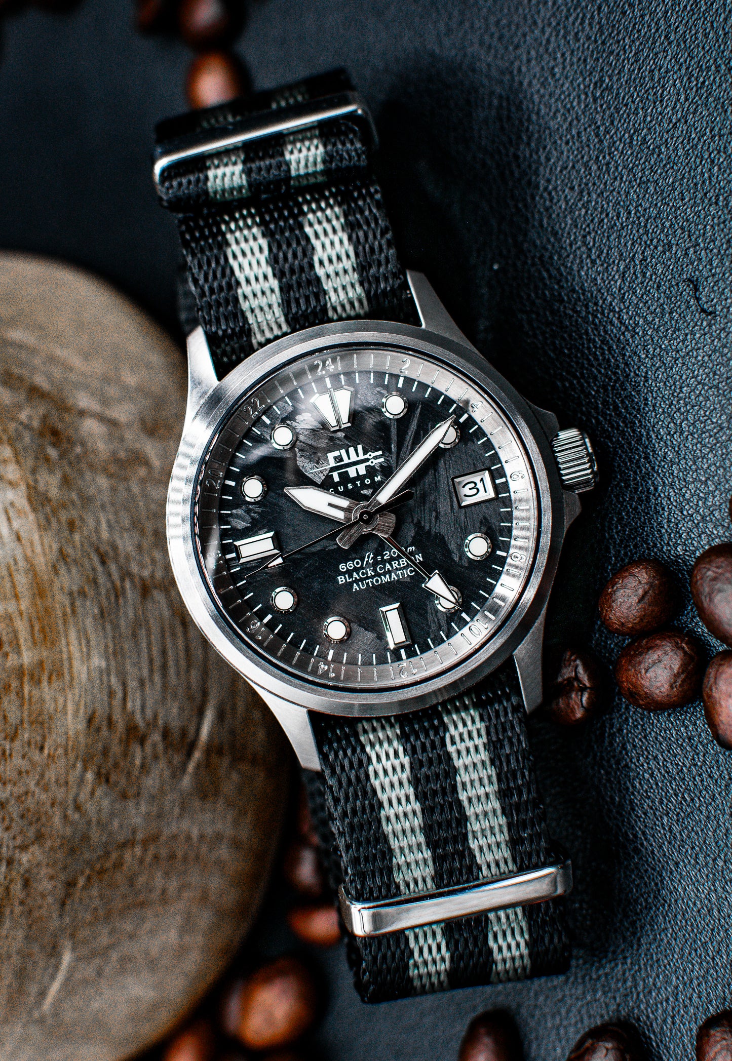 La Field Edition Carbon GMT