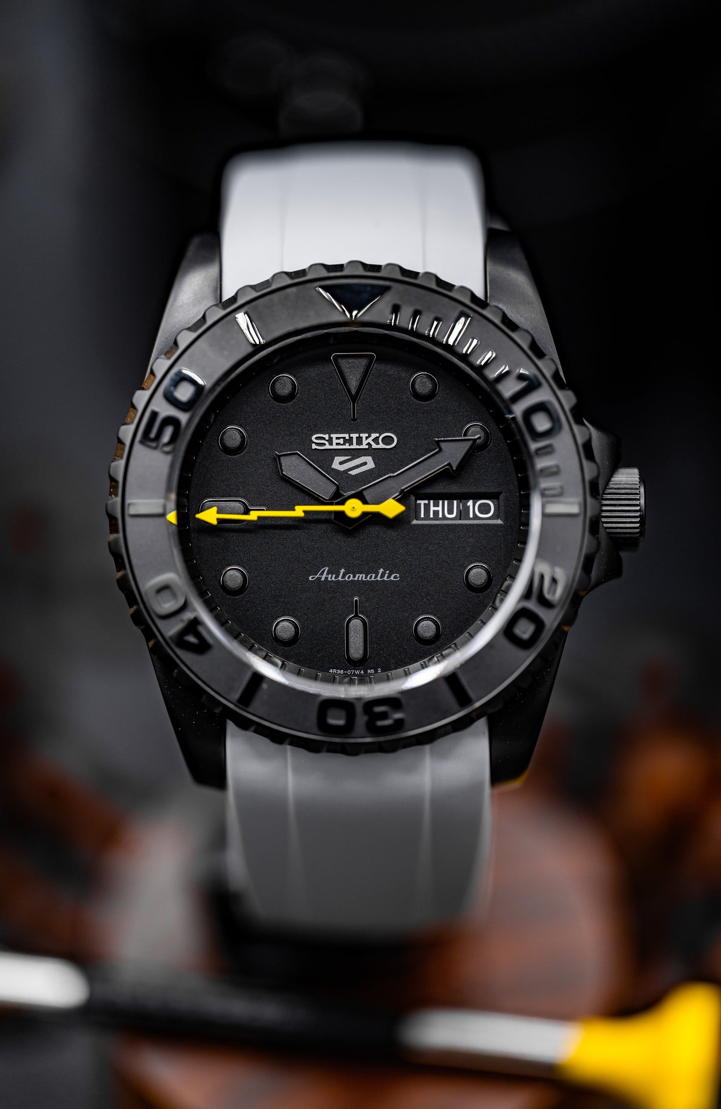 The Sub - Edition Full Black Yellow Flash