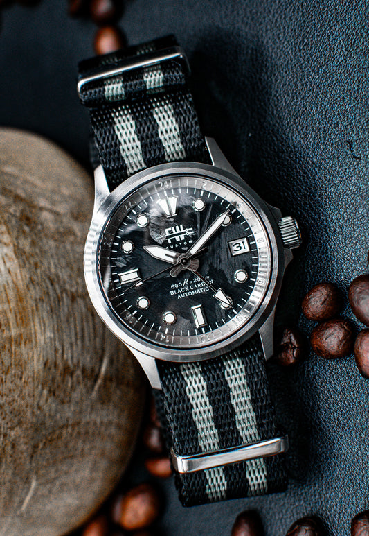 La Field Edition Carbon GMT
